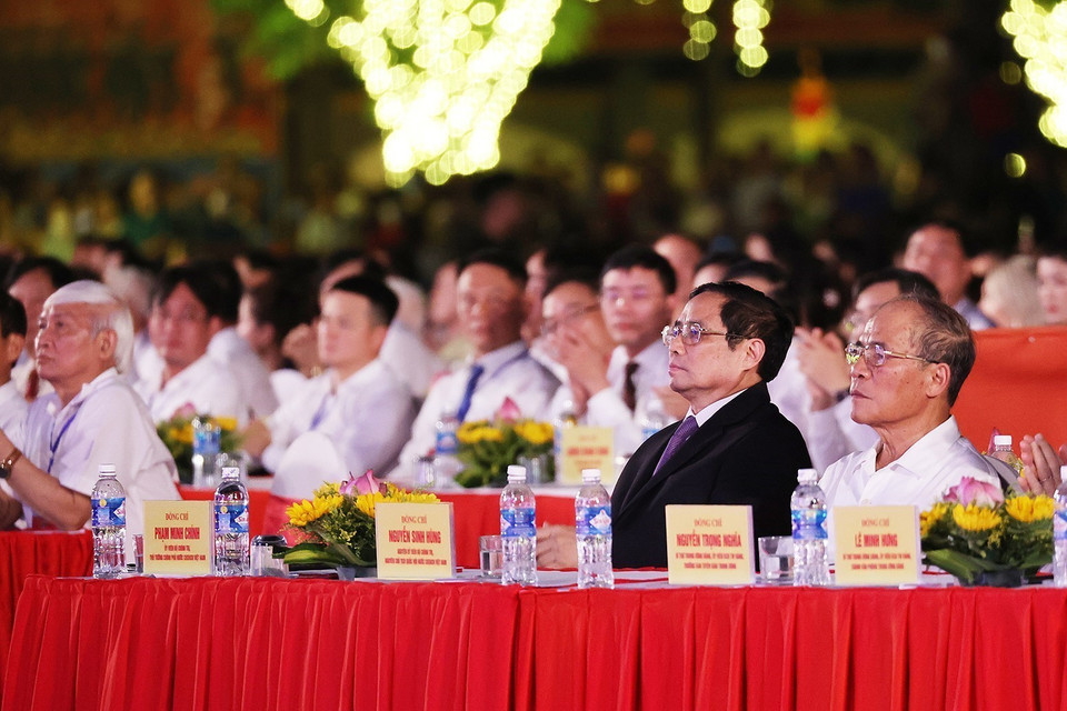 Thủ tướng Phạm Minh Chính dự Lễ kỷ niệm 65 năm Ngày Bác Hồ về thăm Hà Tĩnh. (Ảnh: Dương Giang/TTXVN)