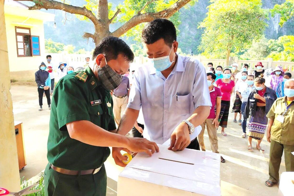 Bầu cử sớm ở khu vực biên giới, miền núi tỉnh Quảng Bình. (Ảnh: TTXVN phát)