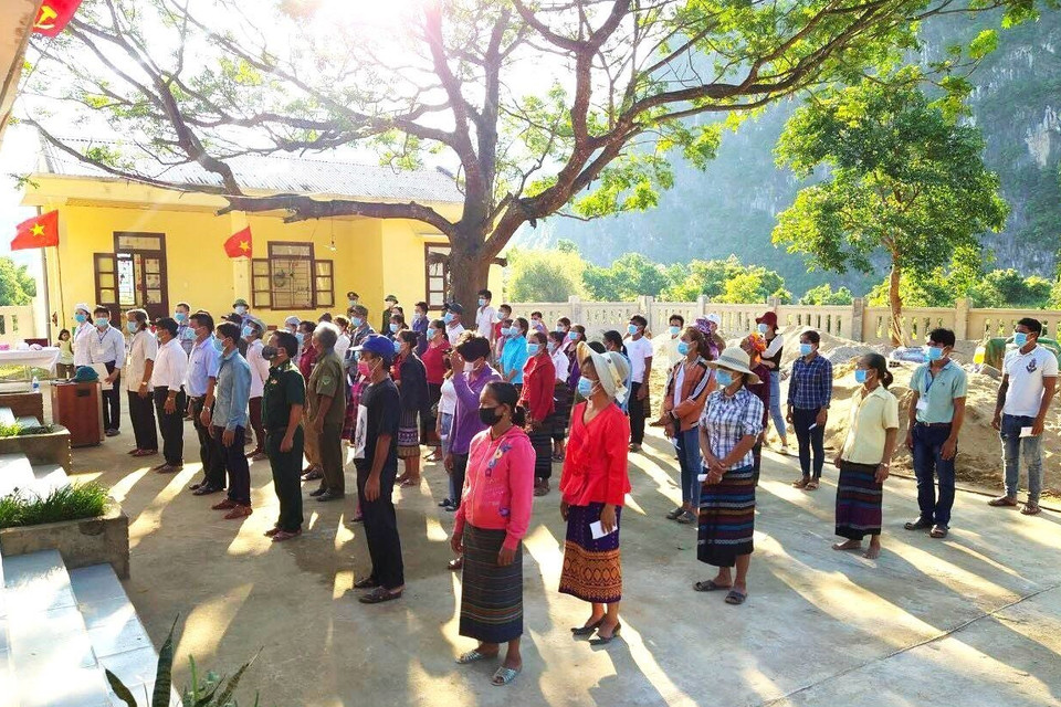 Bầu cử sớm ở khu vực biên giới, miền núi tỉnh Quảng Bình.(Ảnh: TTXVN phát)