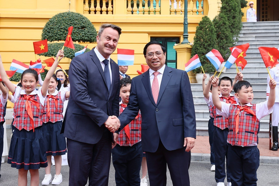 Thủ tướng Phạm Minh Chính đón Thủ tướng Đại Công quốc Luxembourg Xavier Bettel thăm chính thức Việt Nam. (Ảnh: Dương Giang/TTXVN)