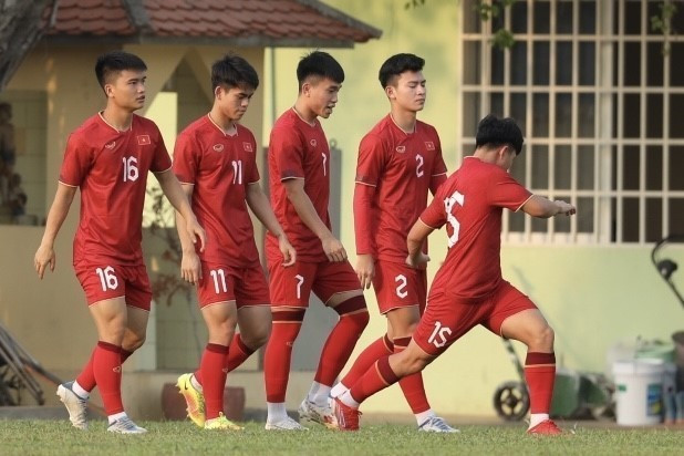 Các cầu thủ đến sân tập với tinh thần thoải mái. (Ảnh: Minh Quyết/TTXVN)