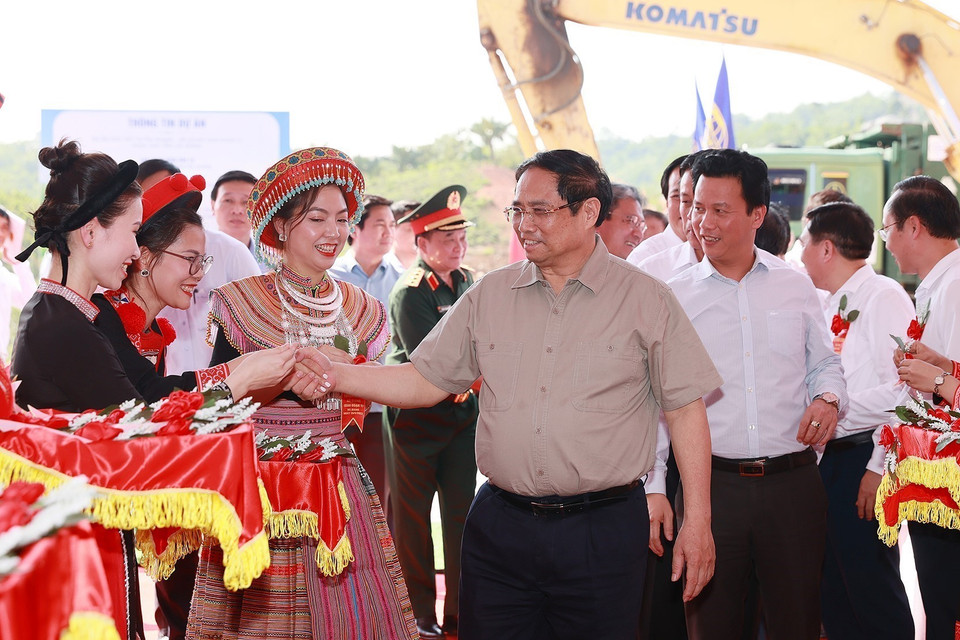 Thủ tướng Phạm Minh Chính đến dự Lễ khởi công Dự án cao tốc Tuyên Quang-Hà Giang giai đoạn 1. (Ảnh: Dương Giang/TTXVN)