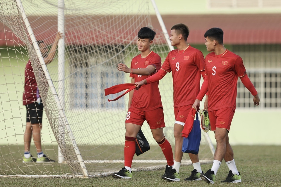 Các cầu thủ đến sân tập với tinh thần thoải mái. (Ảnh: Minh Quyết/TTXVN)