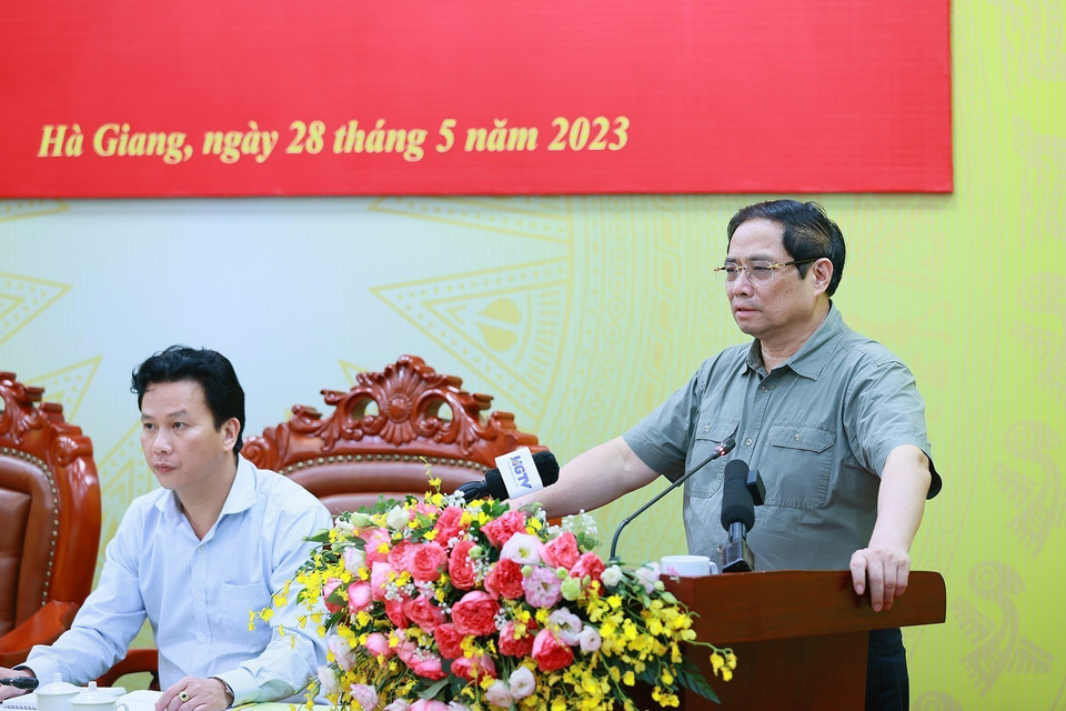 Thủ tướng Phạm Minh Chính phát biểu tại buổi làm việc với lãnh đạo chủ chốt tỉnh Hà Giang. (Ảnh: Dương Giang/TTXVN)