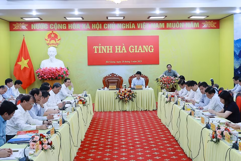 Thủ tướng Phạm Minh Chính kết luận buổi làm việc với lãnh đạo chủ chốt tỉnh Hà Giang. (Ảnh: Dương Giang/TTXVN)