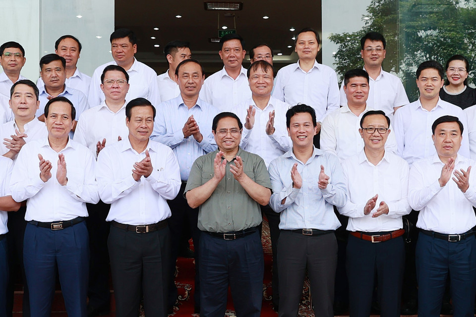 Thủ tướng Phạm Minh Chính với cán bộ chủ chốt tỉnh Hà Giang. (Ảnh: Dương Giang/TTXVN)