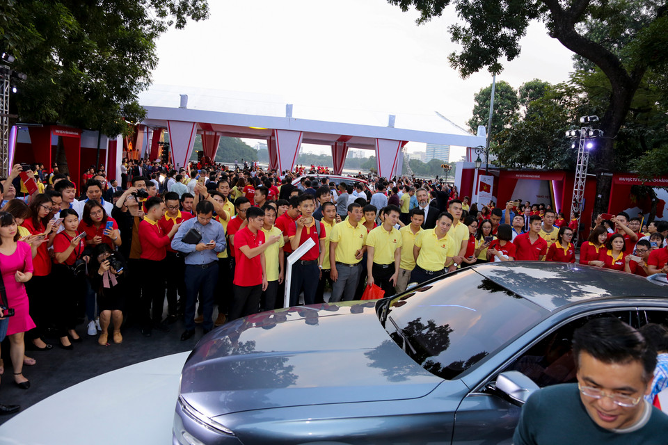 Sự kiện ra mắt xe VinFast được tổ chức tại Công viên Thống nhất (Ảnh: Minh Sơn/Vietnam+)