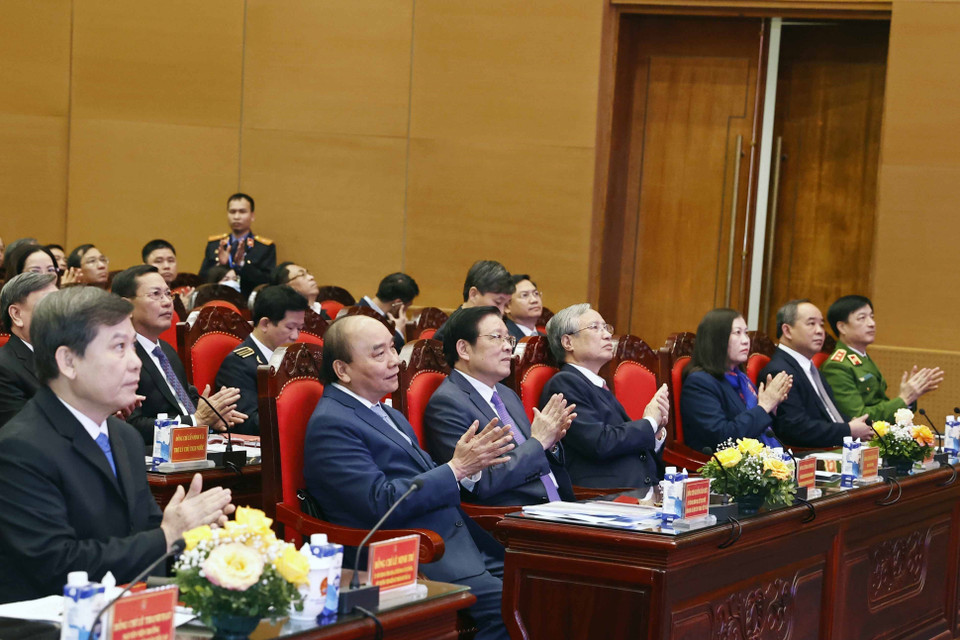 Chủ tịch nước Nguyễn Xuân Phúc với các đại biểu dự hội nghị triển khai công tác ngành kiểm sát nhân dân năm 2023. (Ảnh: Thống Nhất/TTXVN)