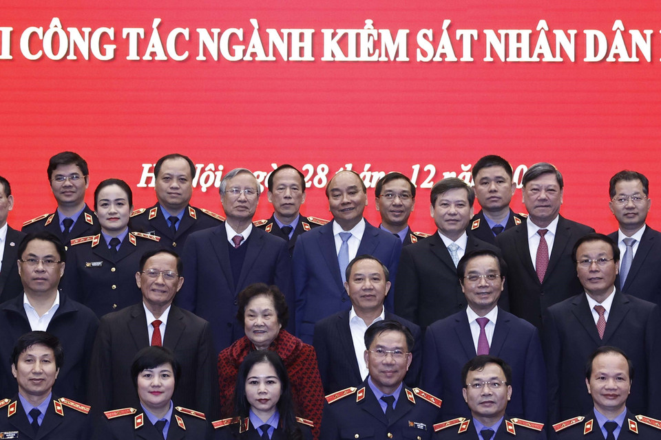 Chủ tịch nước Nguyễn Xuân Phúc với các đại biểu dự hội nghị triển khai công tác ngành kiểm sát nhân dân năm 2023. (Ảnh: Thống Nhất/TTXVN)