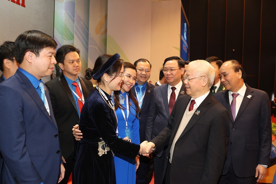 Tổng Bí thư Nguyễn Phú Trọng cùng các lãnh đạo Đảng, Nhà nước với các đại biểu dự đại hội. (Ảnh: Trí Dũng/TTXVN)