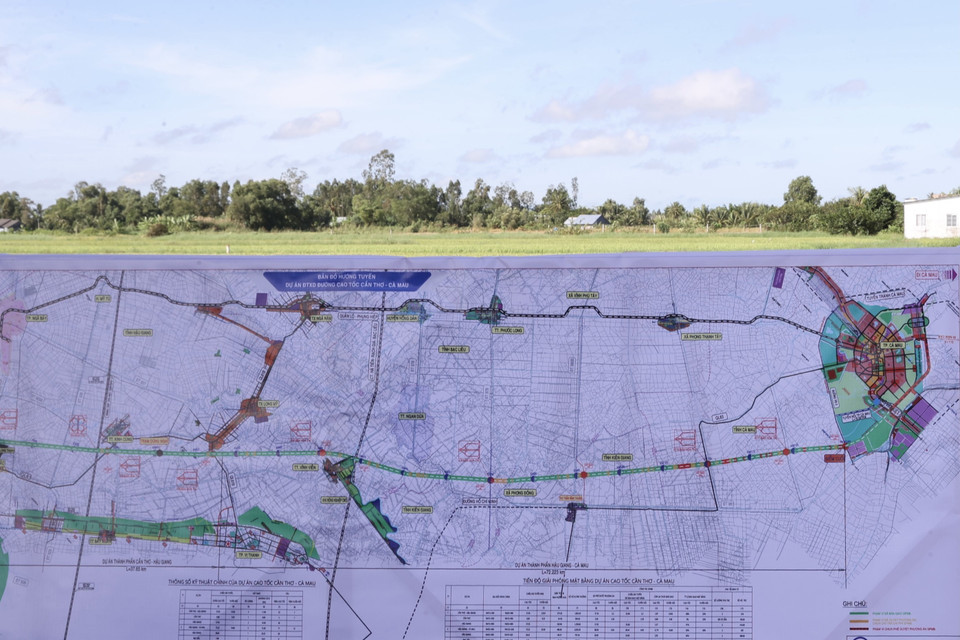 Bản vẽ dự án đường cao tốc Bắc Nam phía Đông, tuyến Cần Thơ-Cà Mau. (Ảnh: Dương Giang/TTXVN)