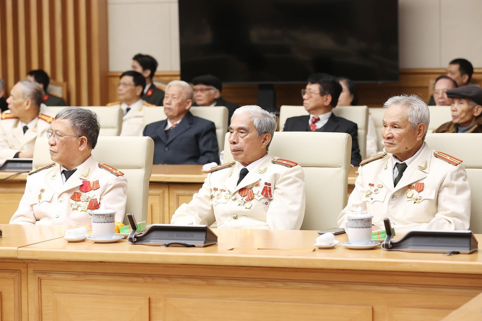 Các nhân chứng lịch sử Công an Nhân dân tham dự buổi gặp mặt. (Ảnh: Dương Giang/TTXVN)
