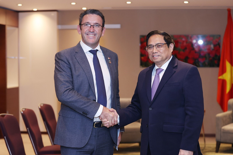 Thủ tướng Phạm Minh Chính tiếp lãnh đạo Tập đoàn Climate Fund Managers. (Ảnh: Dương Giang/TTXVN)