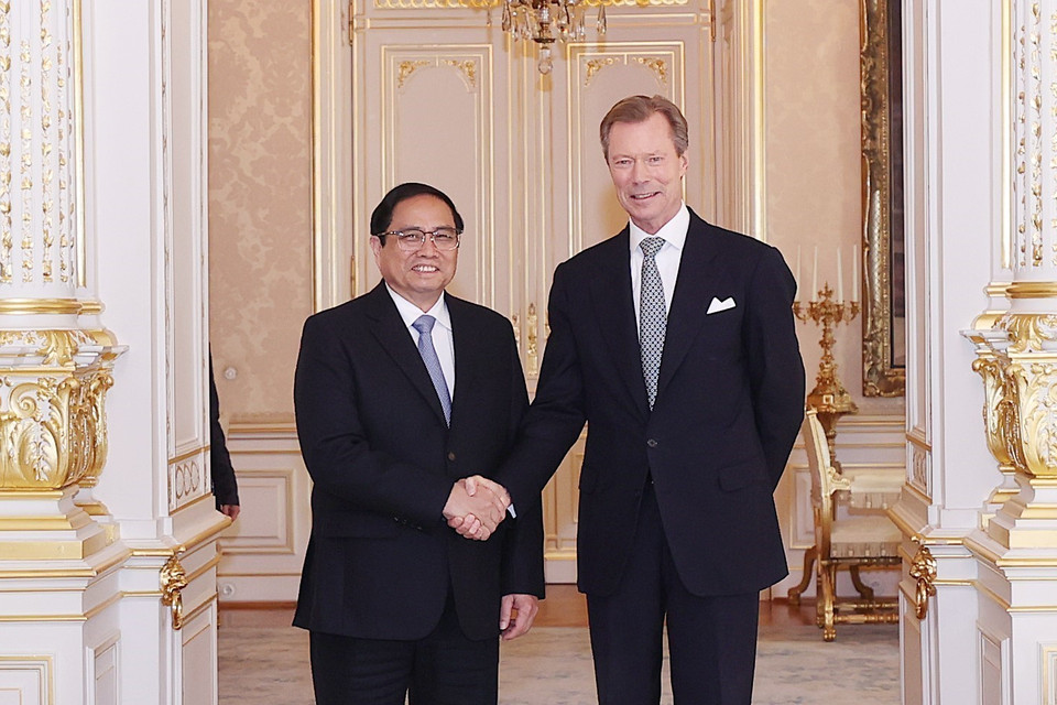 Thủ tướng Phạm Minh Chính hội kiến Đại Công tước Luxembourg Henri. (Ảnh: Dương Giang/TTXVN)