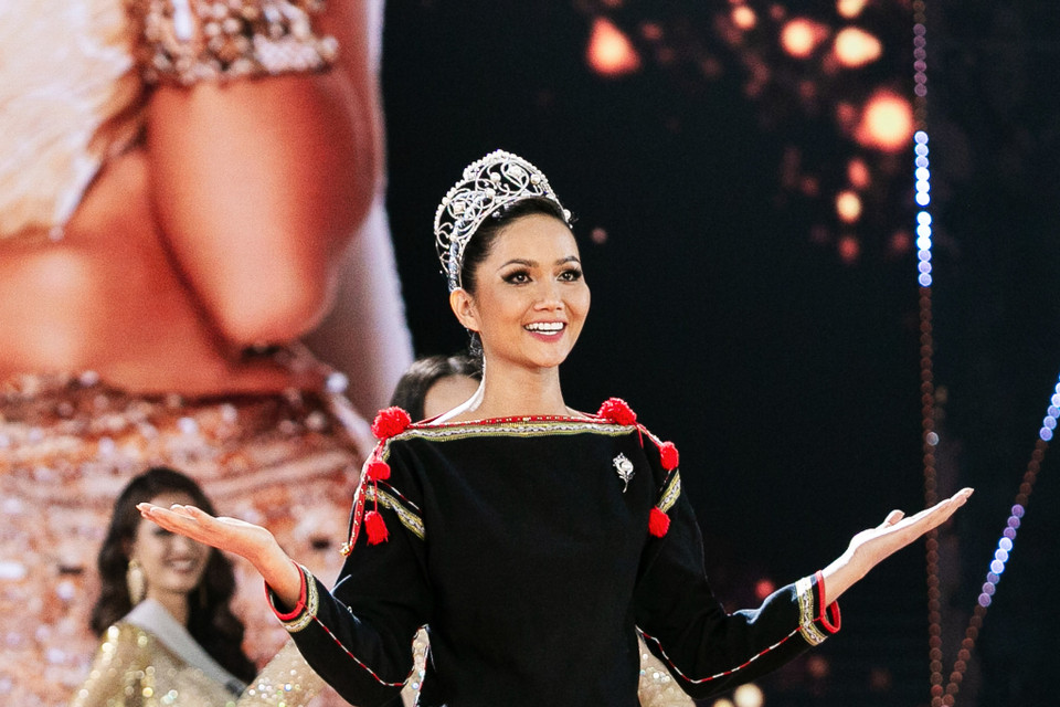 Sự thân thiện, năng động, tràn đầy năng lượng của H’Hen Niê đã chiếm được tình cảm của đông đảo khán giả quốc tế, các hoạt động, hình ảnh của cô liên tục được các diễn đàn sắc đẹp quốc tế cập nhật, quan tâm theo dõi dù Miss Universe 2018 đã kết thúc gần 1 năm. (Ảnh: Sang Đào/Vietnam+)