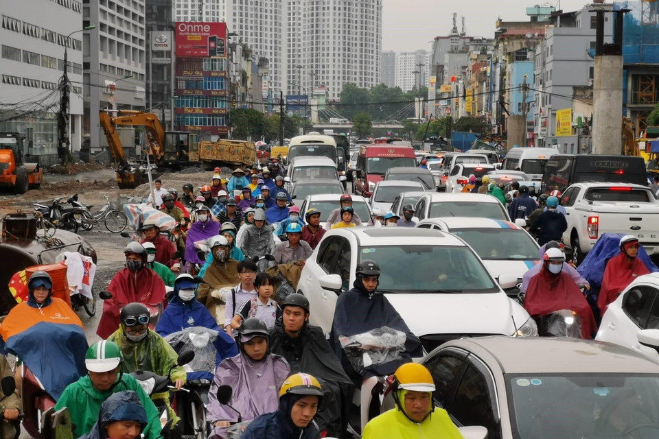 Đường Trường Chinh bị tắc nghẽn hoàn toàn. (Ảnh: Thành Đạt/TTXVN)