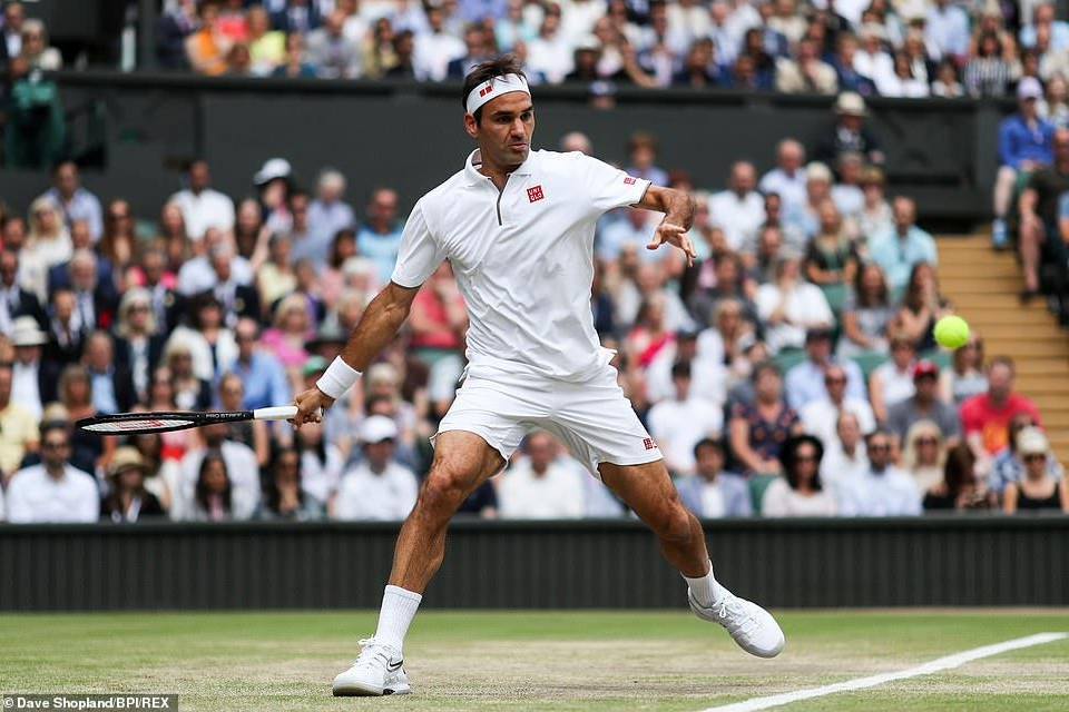 Federer đã nhập cuộc rất tốt và không mắc sai lầm nào ở những game cầm giao bóng của mình trong set 1.