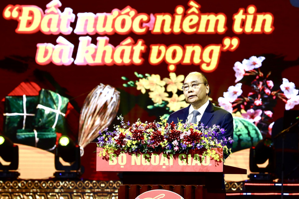 Chủ tịch nước Nguyễn Xuân Phúc phát biểu, chúc Tết bà con kiều bào. (Ảnh: Lâm Khánh/TTXVN)