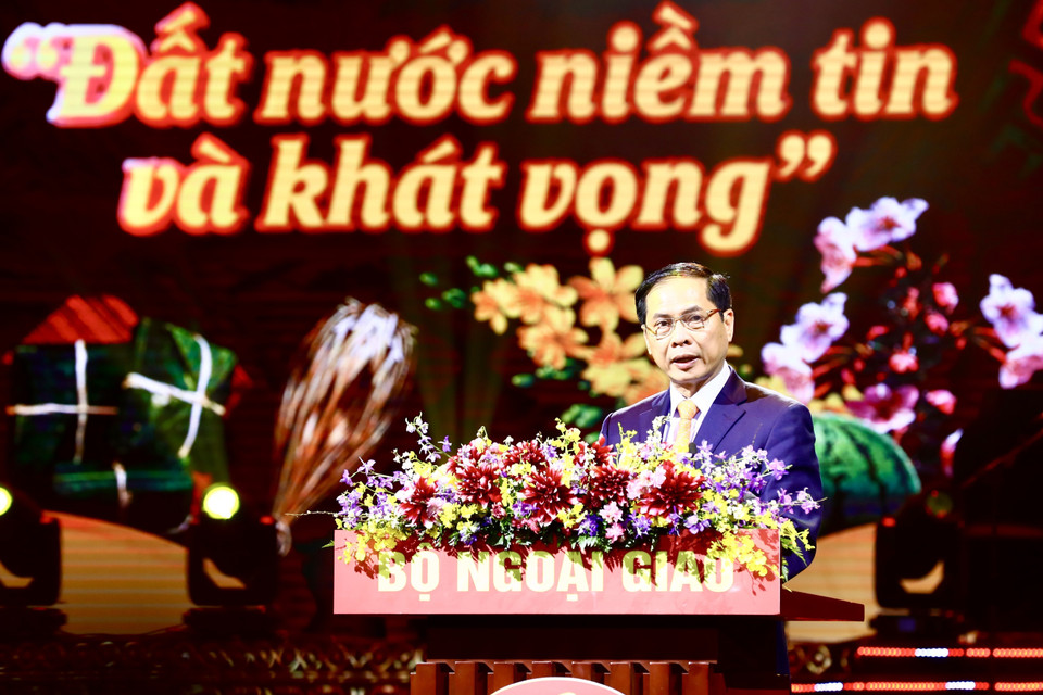 Bộ trưởng Bộ Ngoại giao Bùi Thanh Sơn phát biểu khai mạc. (Ảnh: Lâm Khánh/TTXVN)