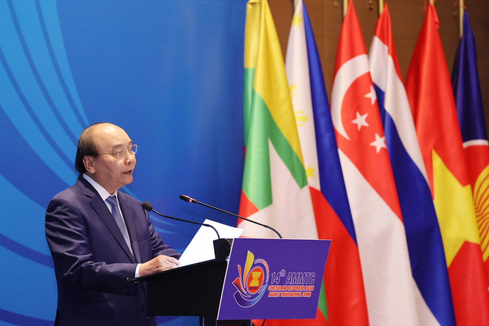 Thủ tướng Nguyễn Xuân Phúc phát biểu tại Lễ khai mạc Hội nghị Bộ trưởng ASEAN về phòng, chống tội phạm xuyên quốc gia lần thứ 14. (Ảnh: Thống Nhất/TTXVN)