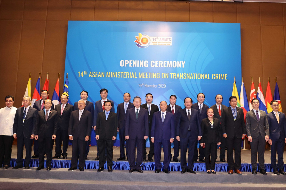 Thủ tướng Nguyễn Xuân Phúc và các đại biểu tại điểm cầu Hà Nội. (Ảnh: Thống Nhất/TTXVN)