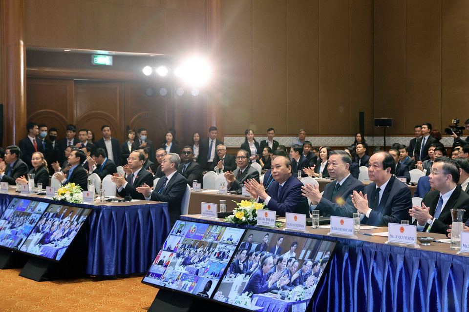 Thủ tướng Nguyễn Xuân Phúc và các đại biểu tại điểm cầu Hà Nội. (Ảnh: Thống Nhất/TTXVN)