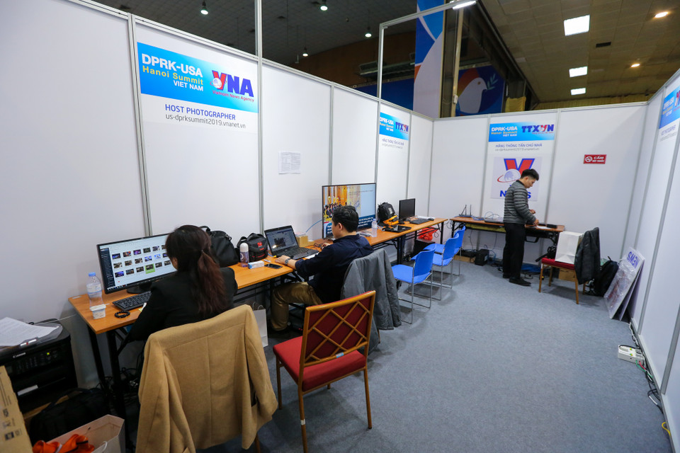 Thông tấn xã Việt Nam - Hãng thông tấn chủ nhà Việt Nam cũng đang trong 'cuộc chạy đua' để đưa thông tin, hình ảnh nhanh chóng và chính xác nhất đến độc giả toàn thế giới. (Ảnh: Minh Sơn/Vietnam+)