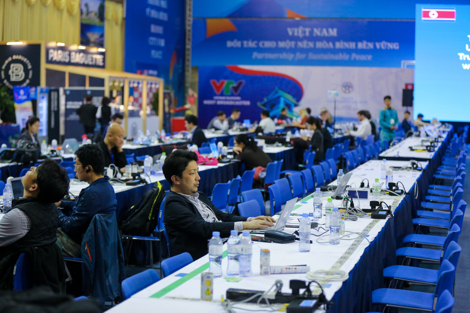 Trung tâm Báo chí Quốc tế (IMC) được mở 24/24 giờ nhằm phục vụ Hội nghị thượng đỉnh Mỹ-Triều diễn ra trong những ngày sắp tới. (Ảnh: Minh Sơn/Vietnam+)