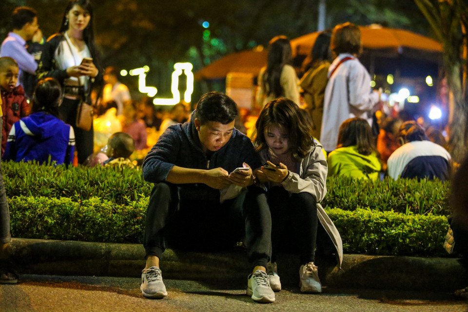 Trước đó, theo bà Phạm Thị Oanh, Phó Chủ tịch Thường trực Ủy ban Nhân dân thành phố Nam Định, Trưởng Ban tổ chức lễ hội: Ấn đền Trần sẽ được phát tại 3 địa điểm trong di tích đền Trần từ sáng 15 tháng Giêng cho đến khi hết ấn. (Ảnh: PV/Vietnam+)