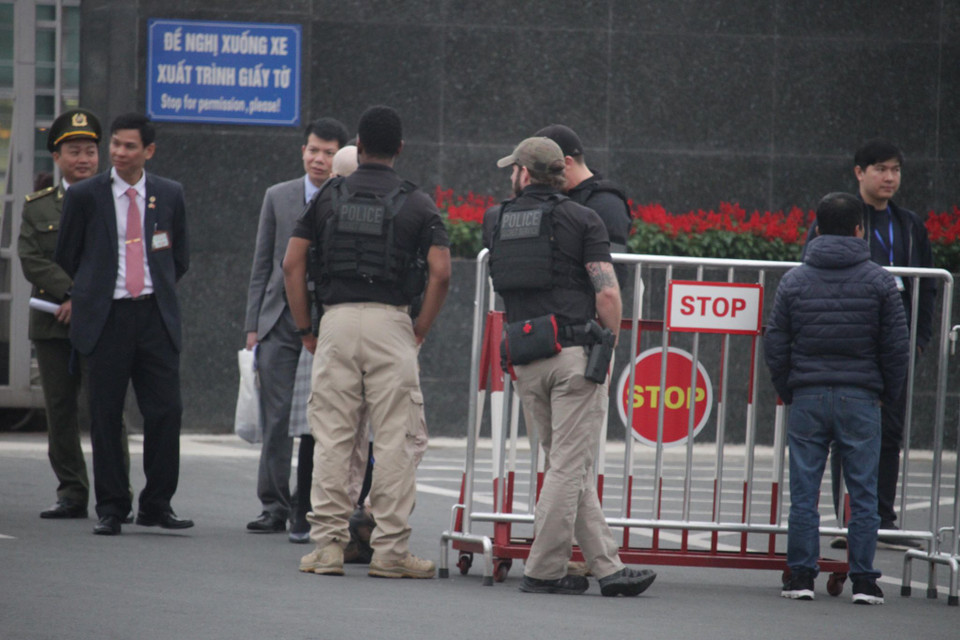 An ninh được thắt chặt tại Nội Bài. (Ảnh: PV/Vietnam+)