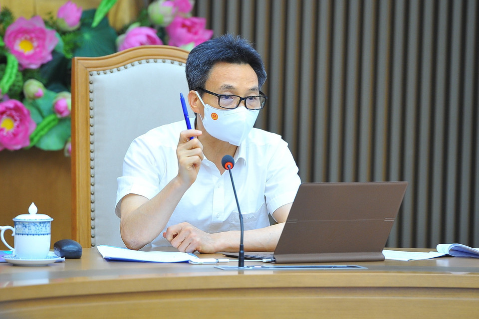 Phó Thủ tướng Chính phủ Vũ Đức Đam, Trưởng Ban Chỉ đạo Quốc gia phòng, chống dịch COVID-19 chủ trì cuộc họp. (Ảnh: Minh Đức/TTXVN)