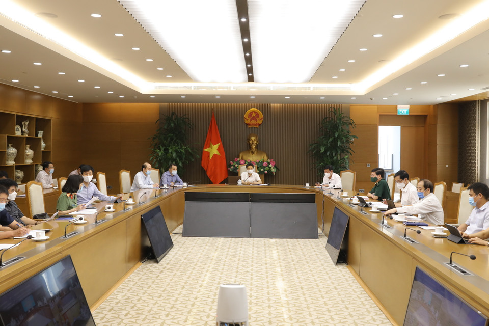 Phó Thủ tướng Vũ Đức Đam chủ trì cuộc họp. (Ảnh: Văn Điệp/TTXVN)