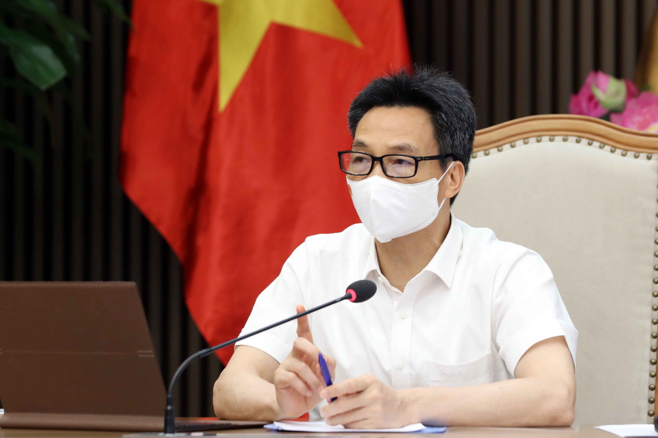 Phó Thủ tướng Chính phủ Vũ Đức Đam, Trưởng Ban Chỉ đạo Quốc gia phòng, chống dịch COVID-19 chủ trì cuộc họp trực tuyến Thường trực Ban Chỉ đạo với lãnh đạo Thành phố Hồ Chí Minh về việc triển khai các biện pháp cấp bách khống chế dịch. (Ảnh: Phạm Kiên/TTXVN)