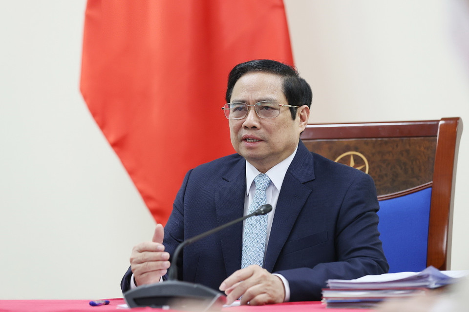 Thủ tướng Phạm Minh Chính có cuộc điện đàm với bà Aurélia Nguyen, Giám đốc điều hành COVAX. (Ảnh: Dương Giang/TTXVN)