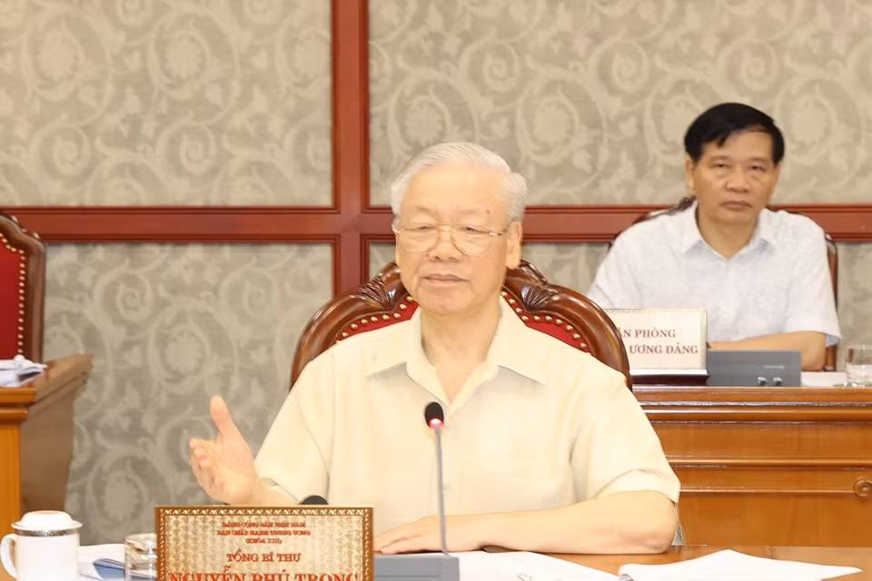 Tổng Bí thư Nguyễn Phú Trọng chủ trì họp Bộ Chính trị, Ban Bí thư về tình hình thực hiện kế hoạch phát triển KT-XH năm 2021 và dự kiến năm 2022. (Ảnh: Trí Dũng/TTXVN)