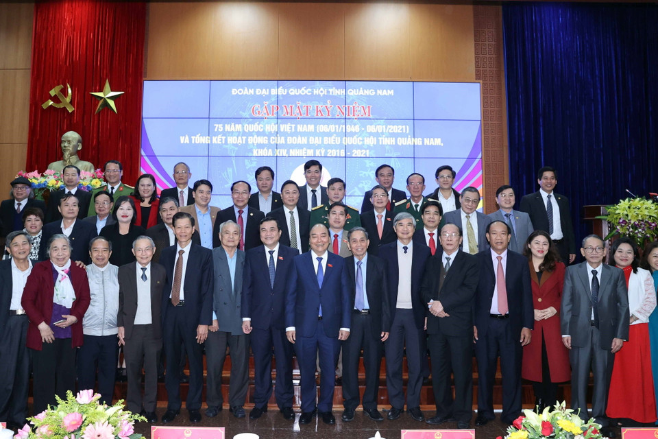 Thủ tướng Nguyễn Xuân Phúc và các đại biểu. (Ảnh: Thống Nhất/TTXVN)