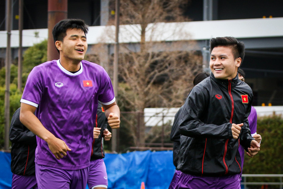 Tinh thần của đội tuyển Việt Nam được giữ vững dù vừa nhận thất bại trước Oman cách đây ít ngày. Huấn luyện viên Park Hang-seo đã sốc lại tinh thần toàn đội cũng như đưa ra chỉ đạo về chiến thuật cho trận gặp Nhật Bản. (Ảnh: VFF)