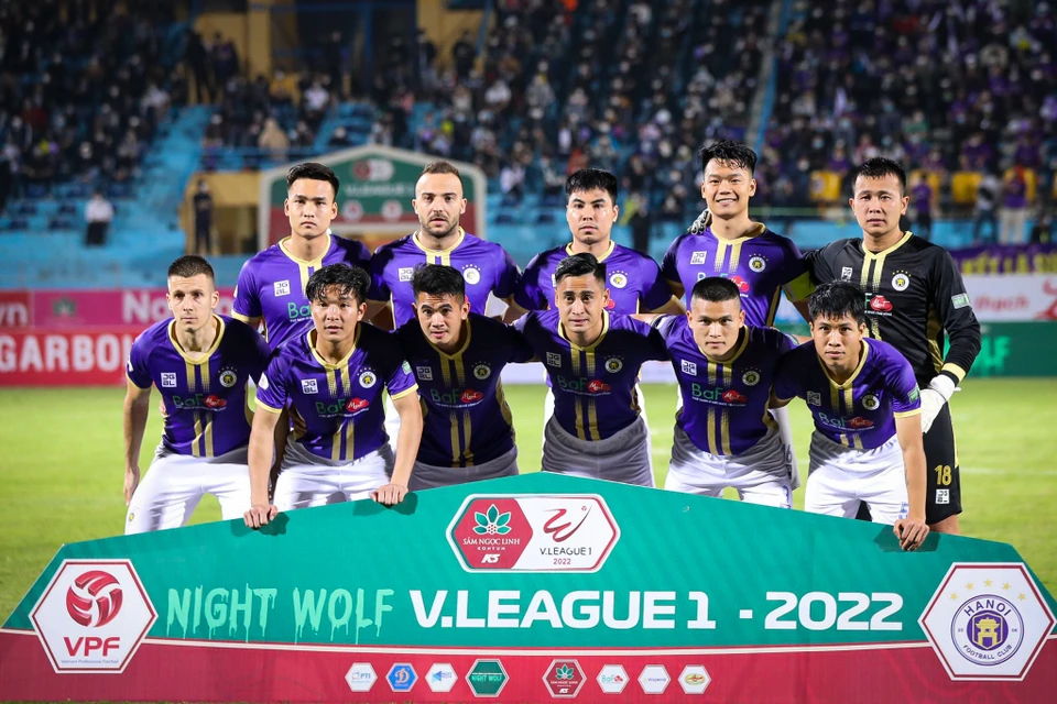 Hà Nội FC không tung ra đội hình mạnh nhất trong trận đấu đầu tiên tại V-League 2022 với nhiều cầu thủ lần đầu đá chính cùng nhau. Quang Hải, Hùng Dũng hay Văn Quyết đều vắng mặt. (Ảnh: PV/Vietnam+)