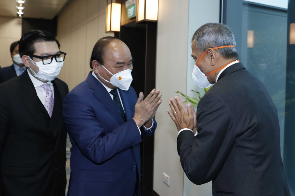 Chủ tịch nước Nguyễn Xuân Phúc dẫn đầu Đoàn đại biểu cấp cao Việt Nam có chuyến thăm cấp Nhà nước tới Singapore. (Ảnh: Thống Nhất/TTXVN)