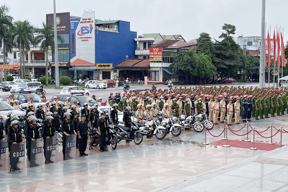 Công an tỉnh Quảng Trị tổ chức lễ ra quân cao điểm trấn áp tội phạm. (Ảnh: Thanh Thủy/TTXVN)