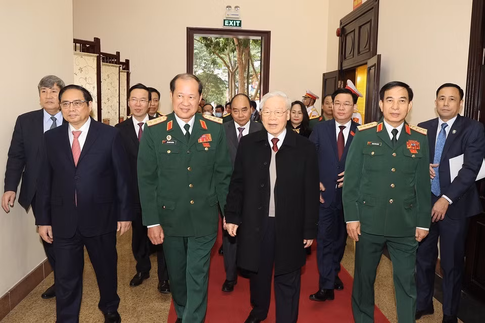 Tổng Bí thư Nguyễn Phú Trọng cùng các đồng chí lãnh đạo Đảng, Nhà nước với đại biểu dự đại hội. (Ảnh: Trí Dũng/TTXVN)