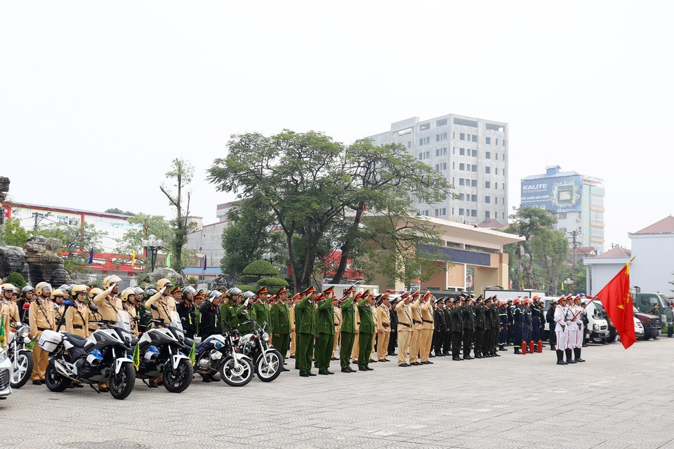 Lực lượng Công an tỉnh Thái Nguyên tại Lễ ra quân. (Ảnh: Thu Hằng/TTXVN)