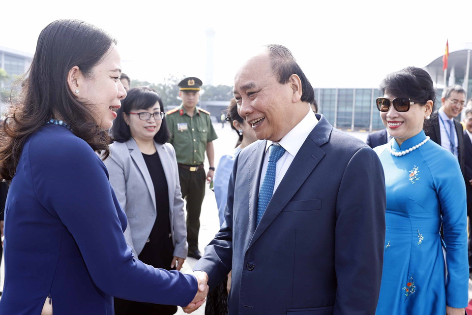 Lễ tiễn Chủ tịch nước Nguyễn Xuân Phúc và Phu nhân tại sân bay Quốc tế Nội Bài. (Ảnh: Thống Nhất/TTXVN)