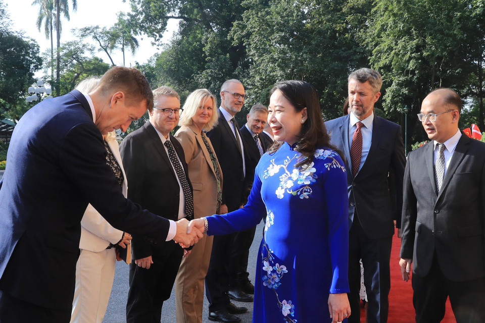 Phó Chủ tịch nước Võ Thị Ánh Xuân với các đại biểu Đan Mạch. (Ảnh: Lâm Khánh/TTXVN)