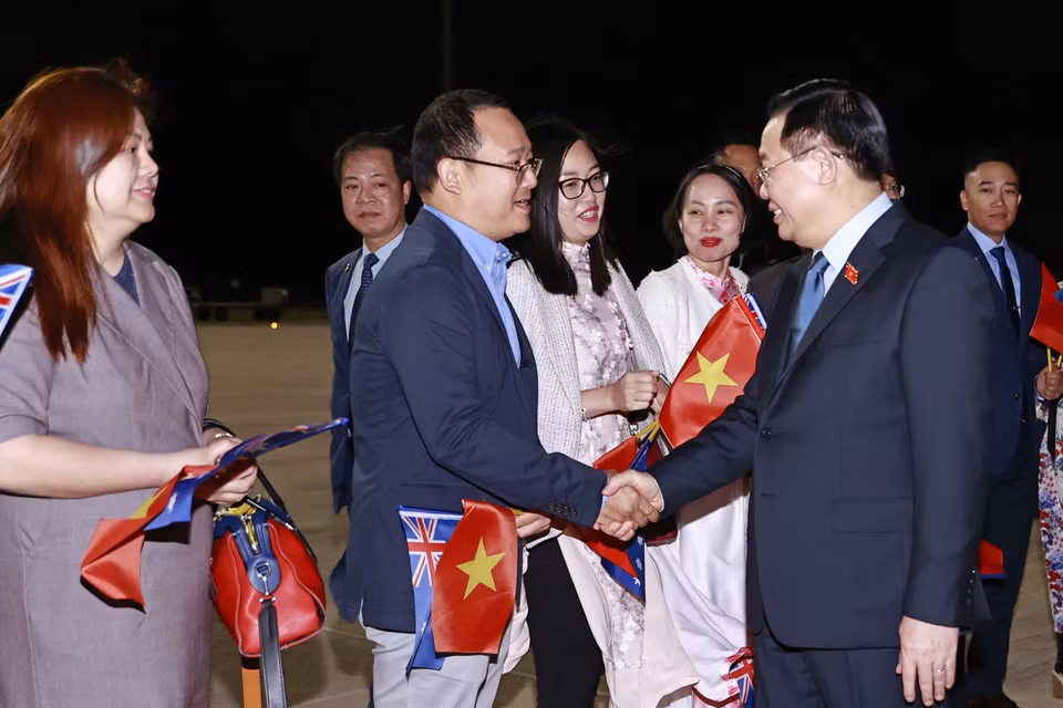 Lễ đón Chủ tịch Quốc hội Vương Đình Huệ tại sân bay quân sự Fairbairn, thủ đô Canberra. (Ảnh: Doãn Tấn/TTXVN)