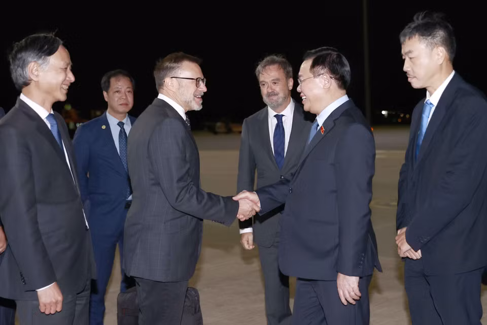 Lễ đón Chủ tịch Quốc hội Vương Đình Huệ tại sân bay quân sự Fairbairn, thủ đô Canberra. (Ảnh: Doãn Tấn/TTXVN)