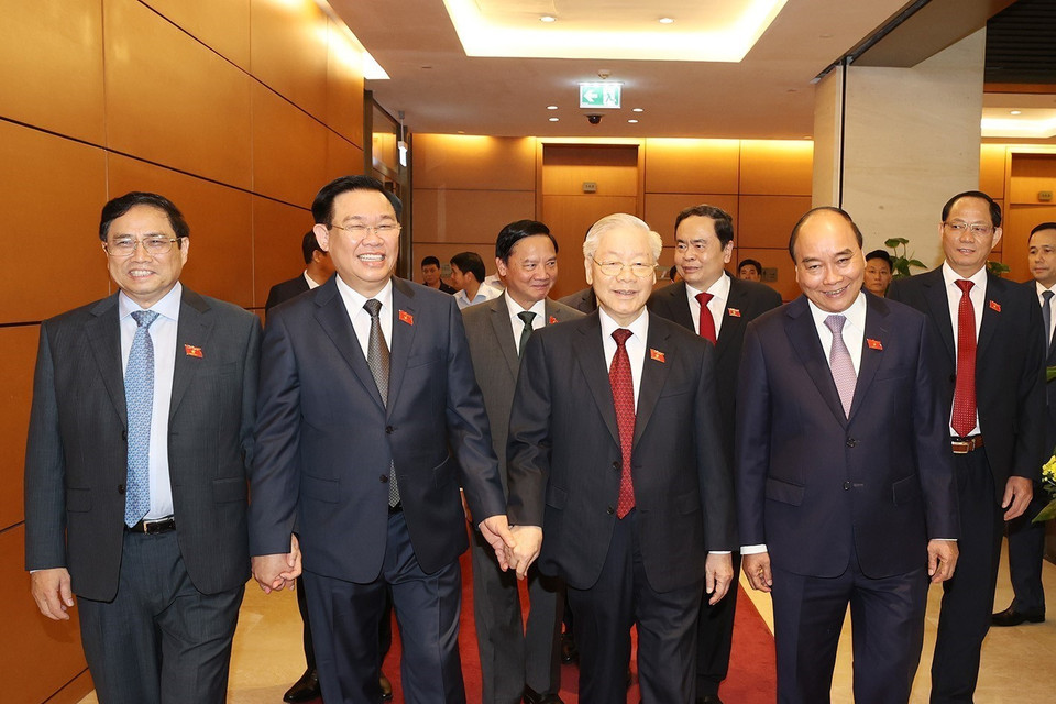 Tổng Bí thư Nguyễn Phú Trọng, Chủ tịch nước Nguyễn Xuân Phúc, Thủ tướng Chính phủ Phạm Minh Chính, Chủ tịch Quốc hội Vương Đình Huệ cùng các vị lãnh đạo Đảng, Nhà nước dự bế mạc Kỳ họp thứ tư, Quốc hội khóa XV. (Ảnh: Trí Dũng/TTXVN)