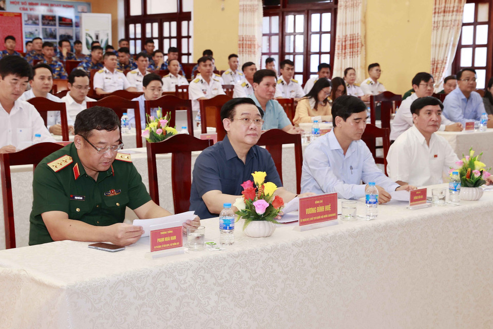 Chủ tịch Quốc hội Vương Đình Huệ và các đại biểu. (Ảnh: Doãn Tấn/TTXVN)