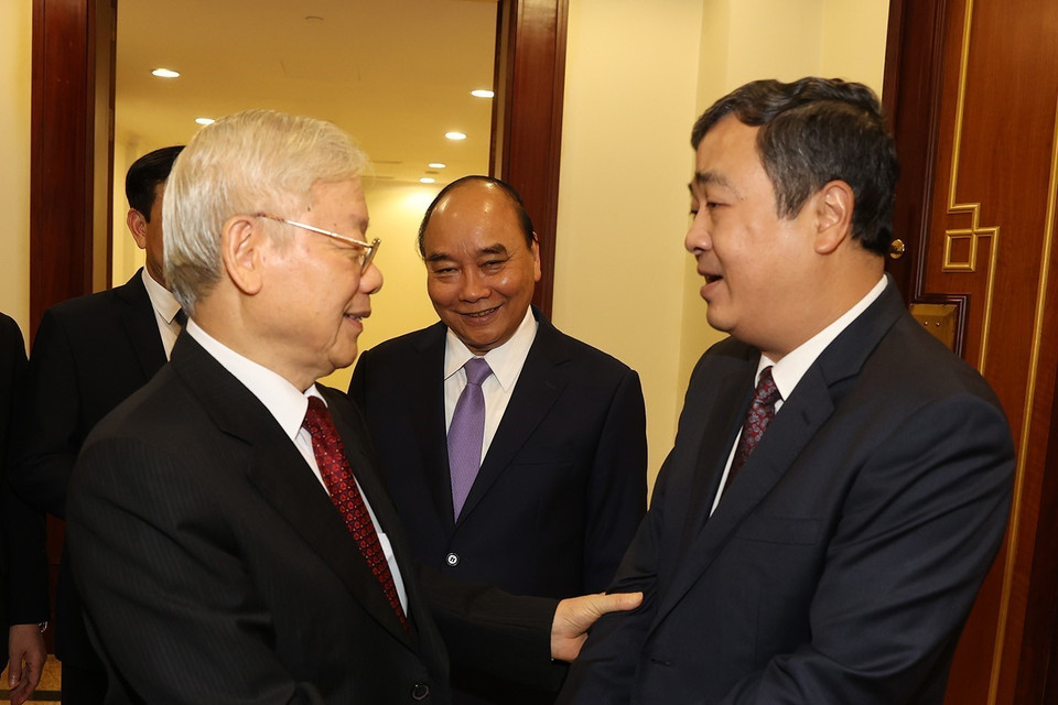 Tổng Bí thư Nguyễn Phú Trọng, Chủ tịch nước Nguyễn Xuân Phúc và các đại biểu dự bế mạc Hội nghị. (Ảnh: Trí Dũng/TTXVN)