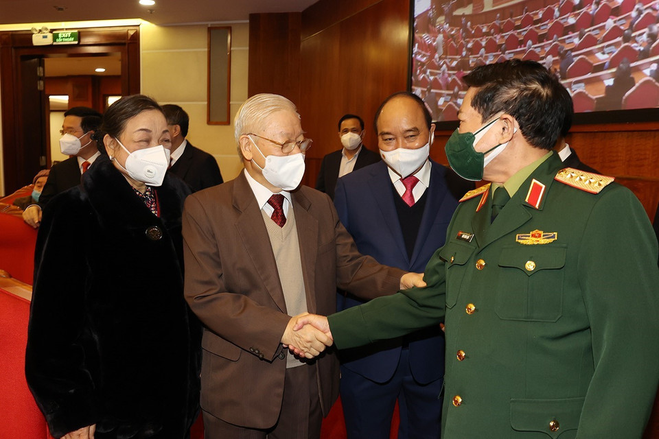 Tổng Bí thư Nguyễn Phú Trọng, Chủ tịch nước Nguyễn Xuân Phúc với các nguyên lãnh đạo cấp cao của Đảng, Nhà nước. (Ảnh: Trí Dũng/TTXVN)